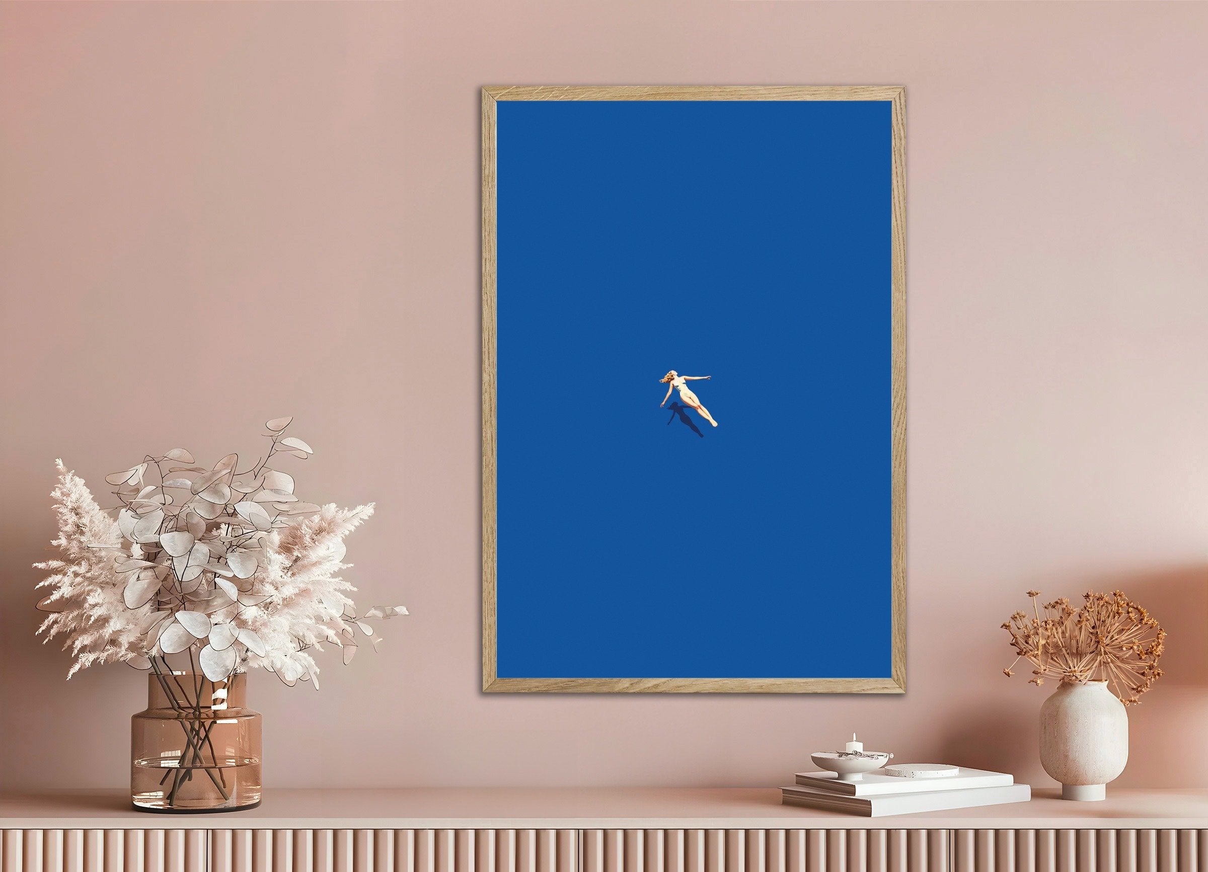 Mulher a flutuar na água, póster de SPA